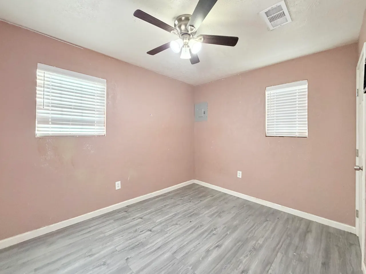 Photo 15 — 2408 E 30th Street, Lubbock, TX 79404