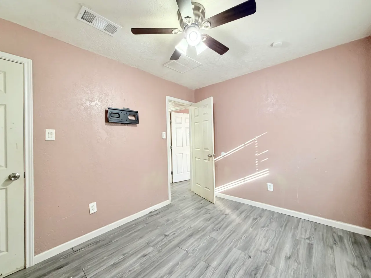 Photo 16 — 2408 E 30th Street, Lubbock, TX 79404