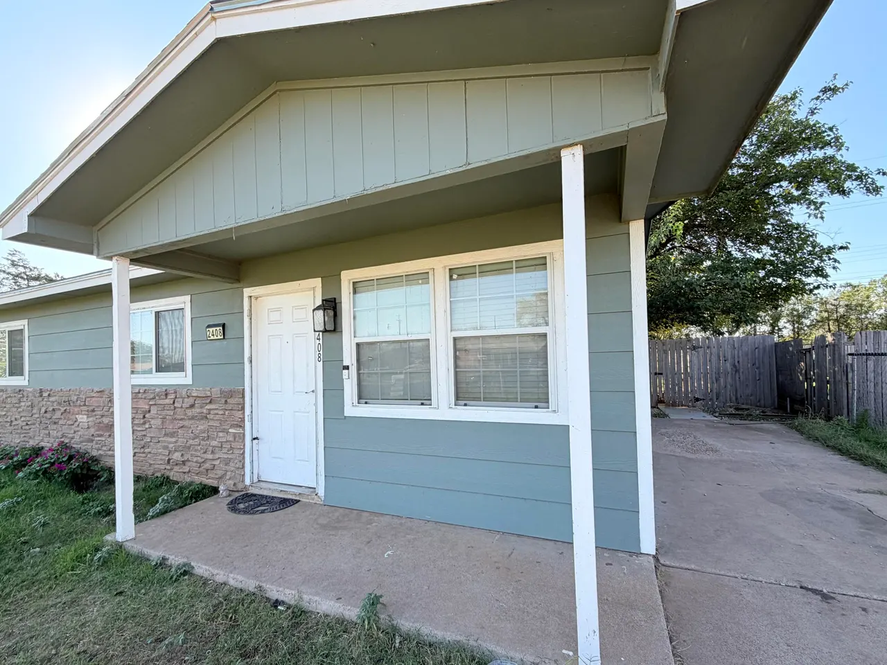 Photo 2 — 2408 E 30th Street, Lubbock, TX 79404