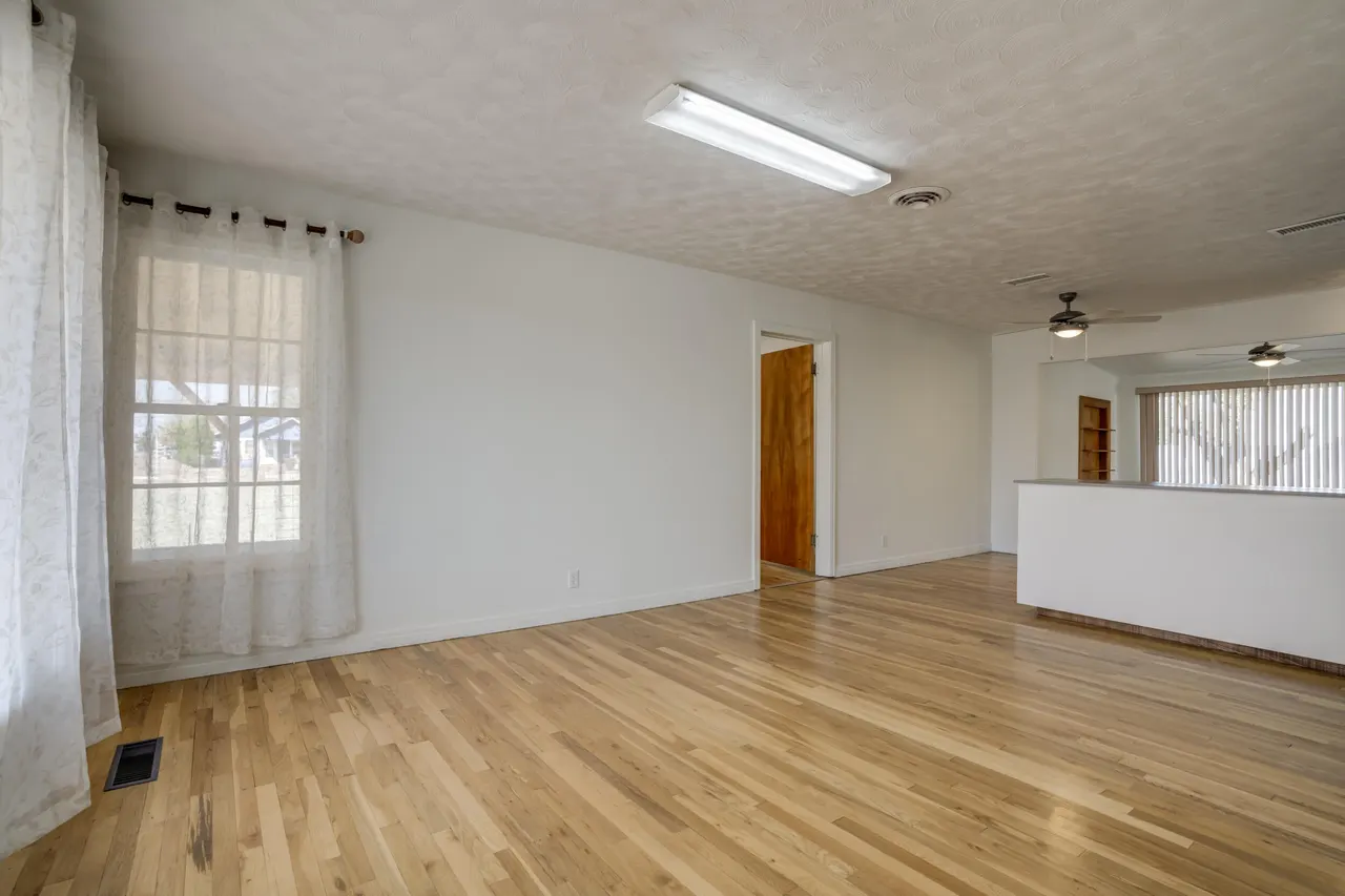 Photo 5 — 905 10th Street, Ralls, TX 79357