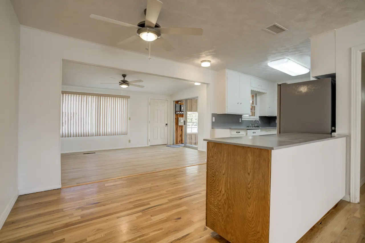 Photo 6 — 905 10th Street, Ralls, TX 79357