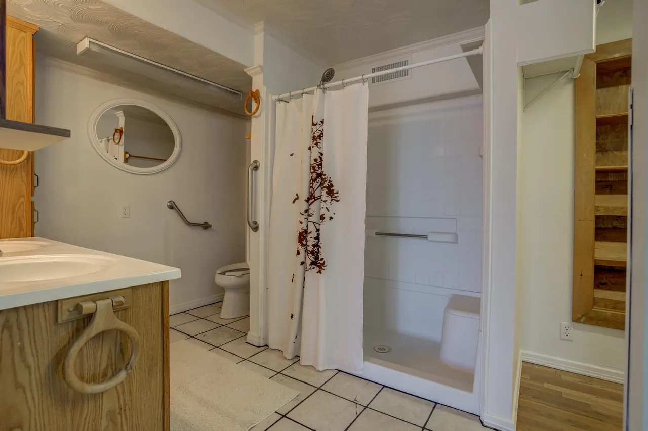 Photo 21 — 905 10th Street, Ralls, TX 79357