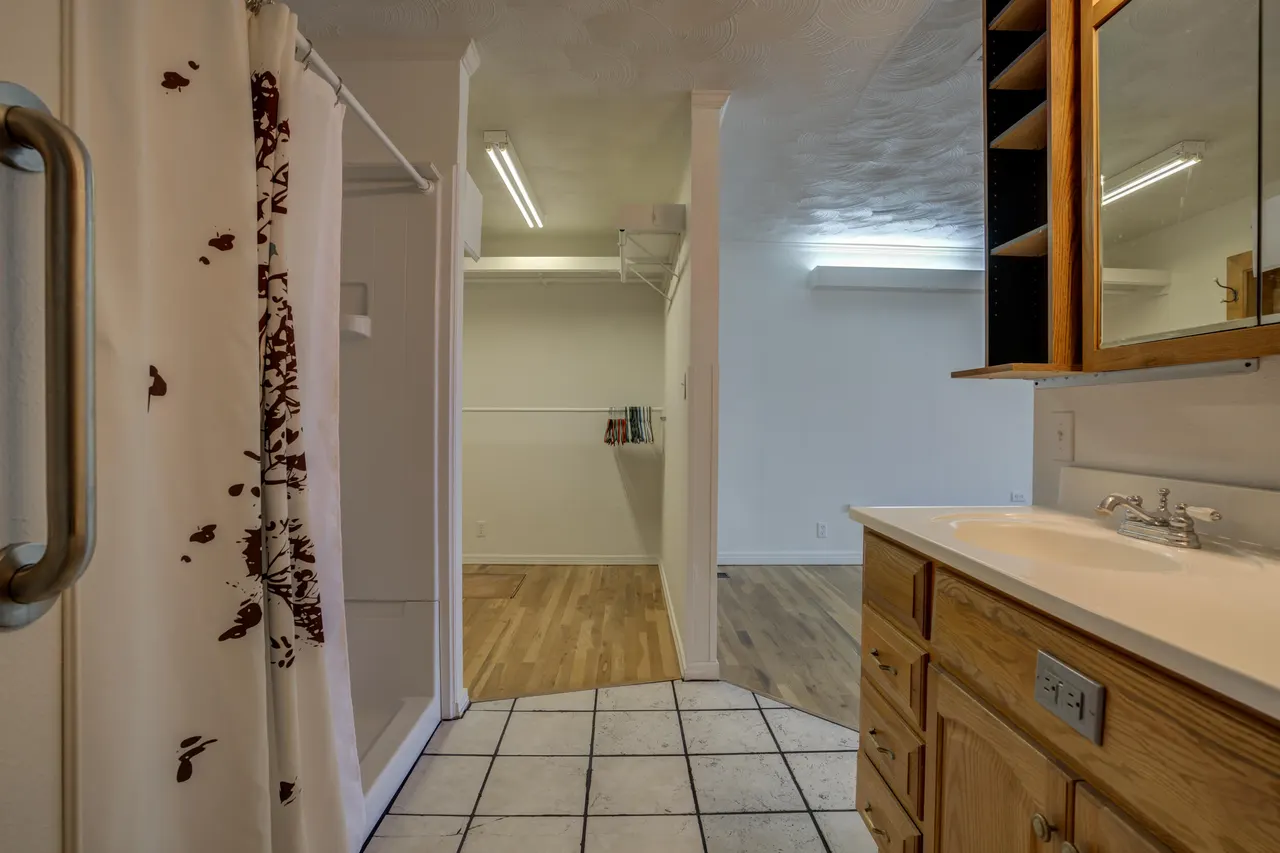 Photo 24 — 905 10th Street, Ralls, TX 79357