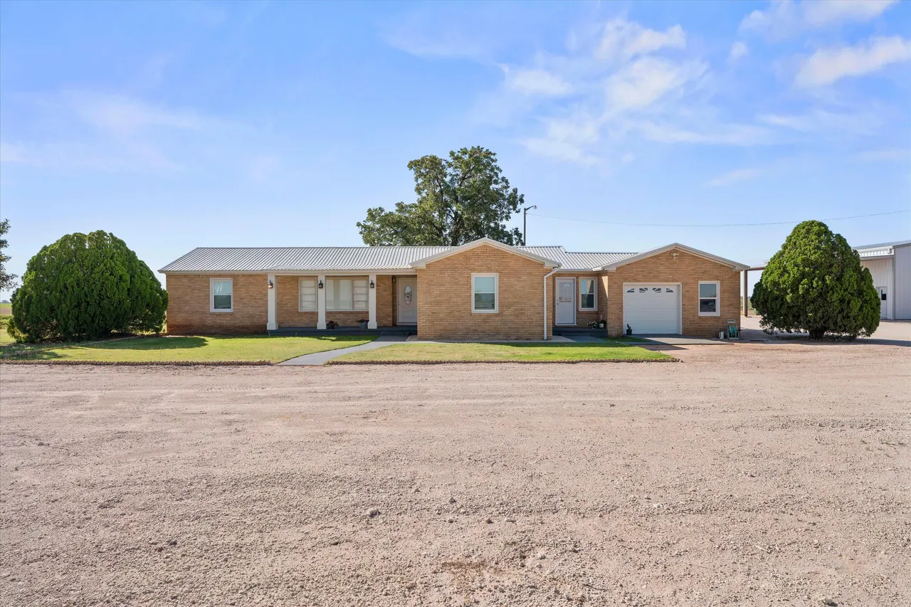 Front exterior — 2000 FM 597, Morton, TX 79346