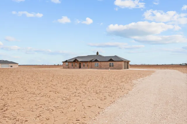 Photo 4 — 5423 County Road 6100, Lubbock, TX 79415