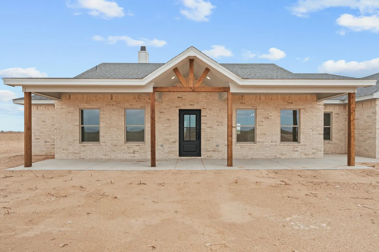 Front exterior — 5421 County Road 6100, Lubbock, TX 79415