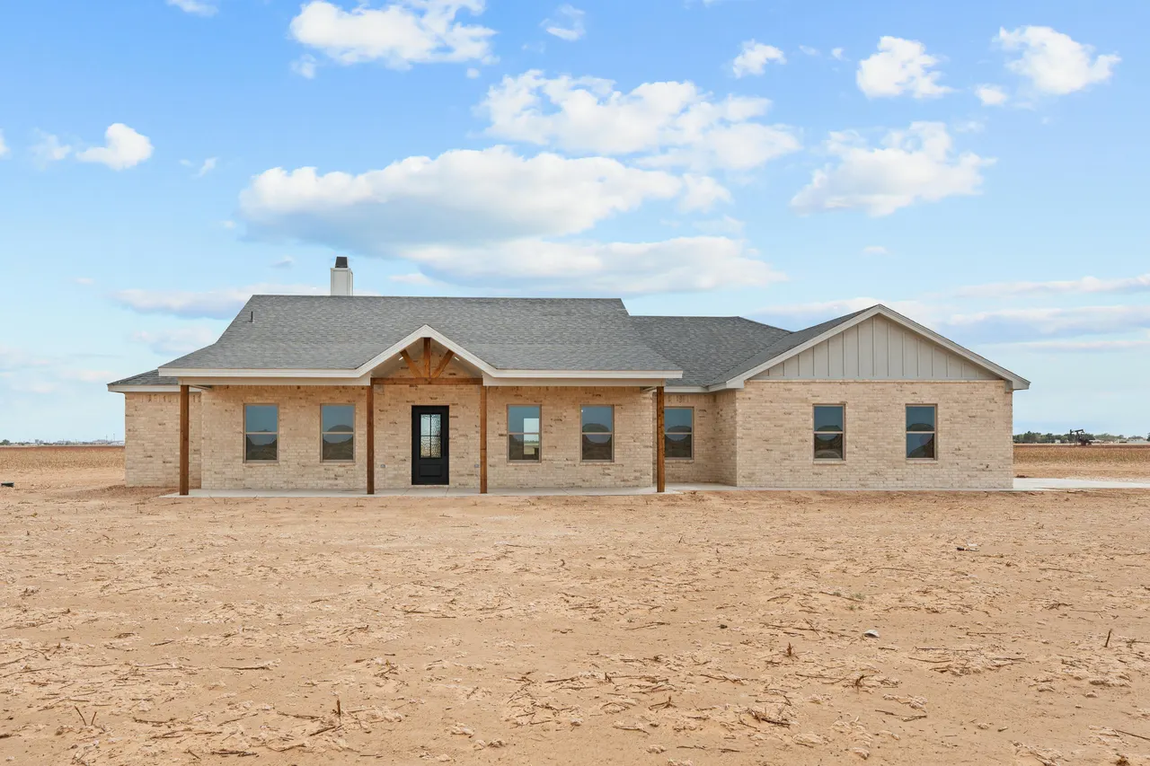 Photo 3 — 5421 County Road 6100, Lubbock, TX 79415