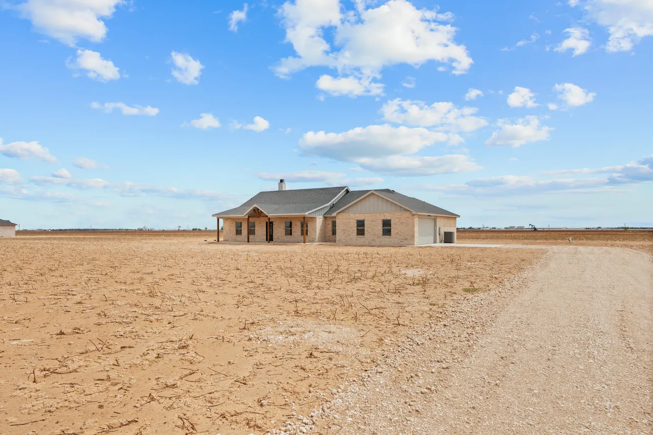 Photo 5 — 5421 County Road 6100, Lubbock, TX 79415