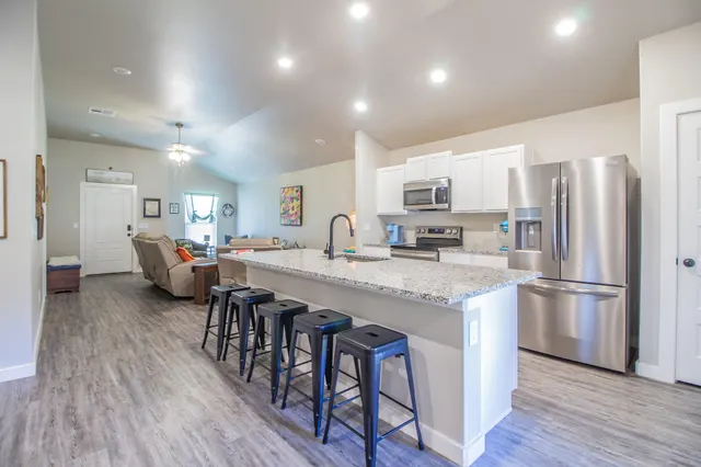 Photo 3 — 3207 Cottonwood Avenue, Wolfforth, TX 79382