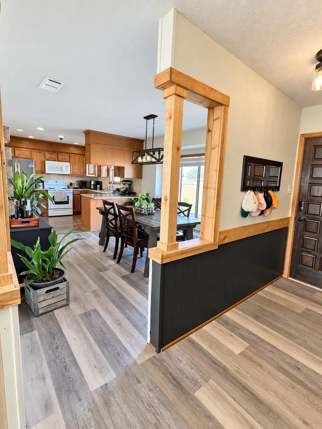 Photo 3 — 572 N Goodall Avenue, Jayton, TX 79528