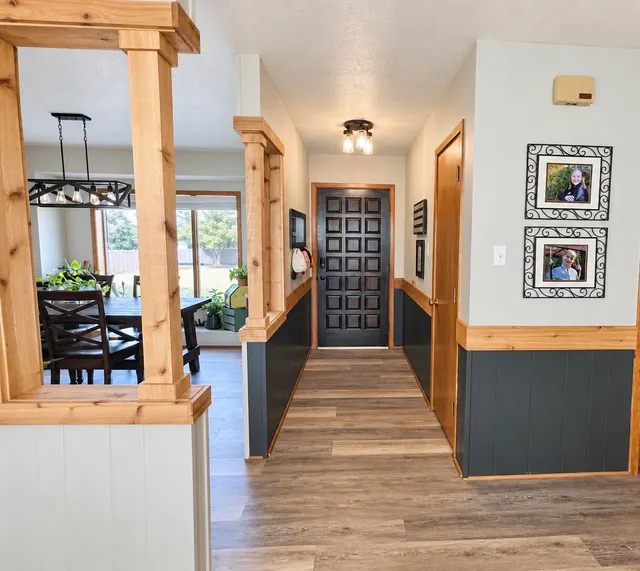 Photo 2 — 572 N Goodall Avenue, Jayton, TX 79528