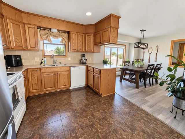 Photo 8 — 572 N Goodall Avenue, Jayton, TX 79528