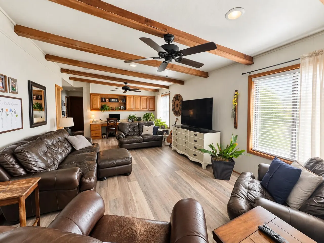 Photo 11 — 572 N Goodall Avenue, Jayton, TX 79528