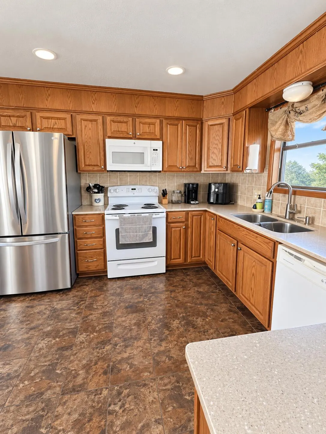 Photo 10 — 572 N Goodall Avenue, Jayton, TX 79528