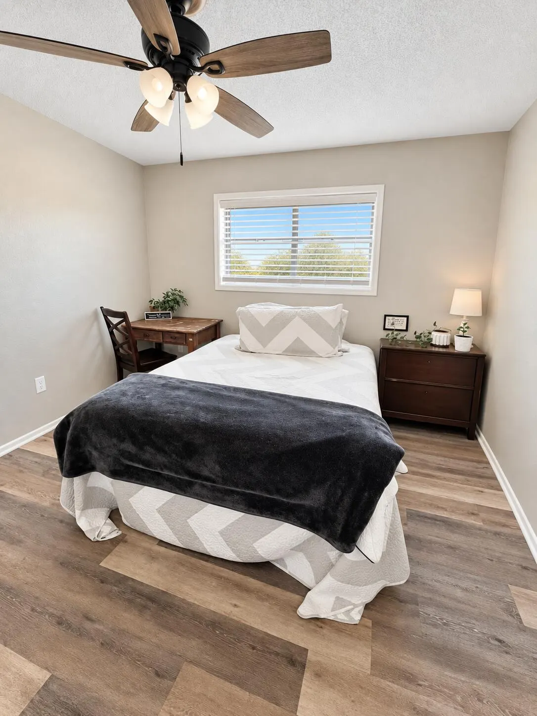 Photo 20 — 572 N Goodall Avenue, Jayton, TX 79528