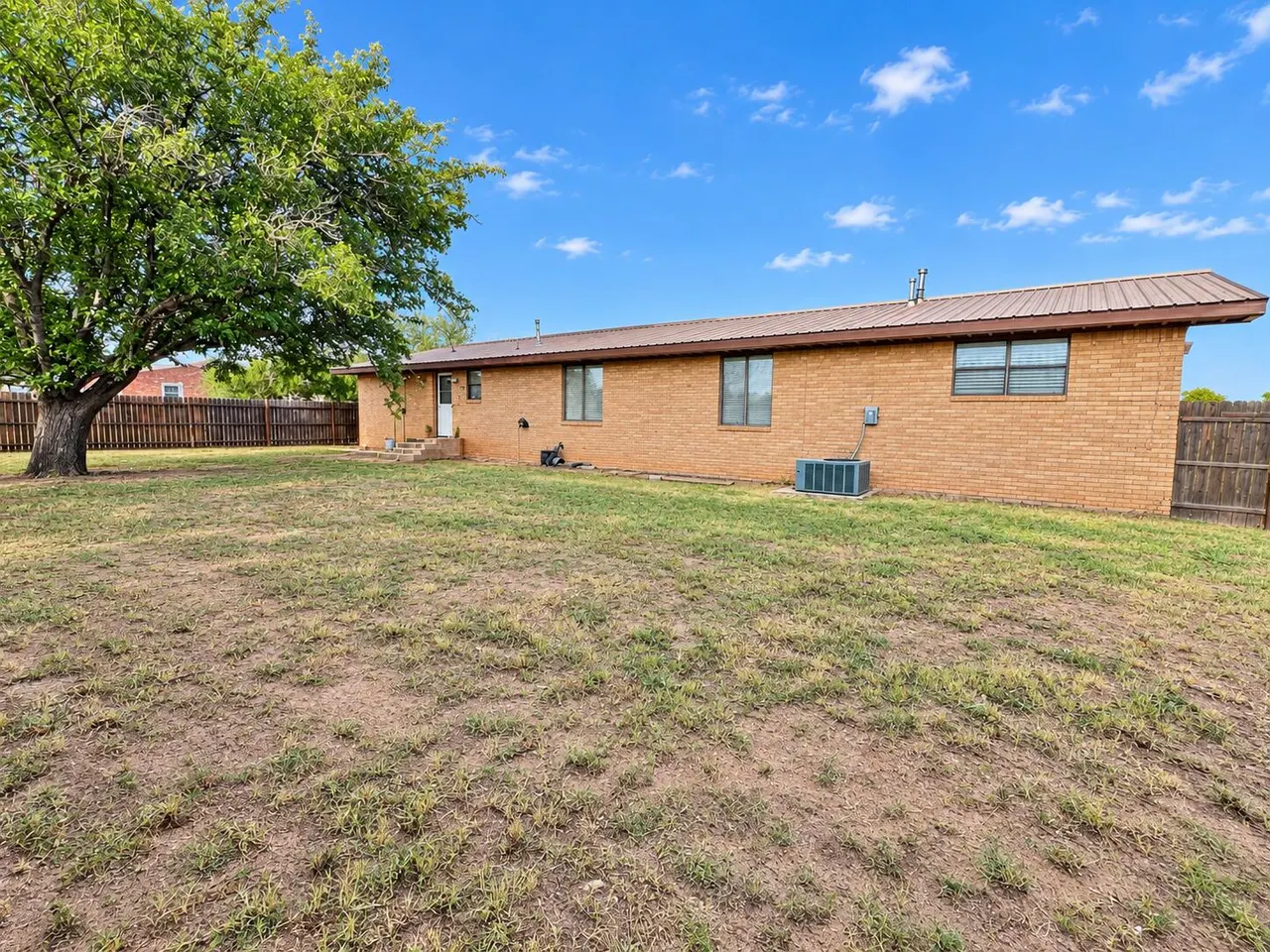 Photo 25 — 572 N Goodall Avenue, Jayton, TX 79528