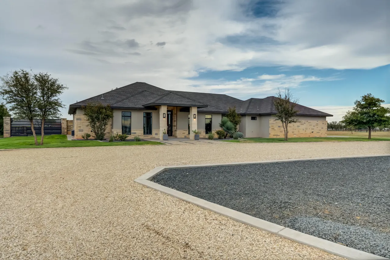 Photo 12 — 12117 E F M 40, Slaton, TX 79364