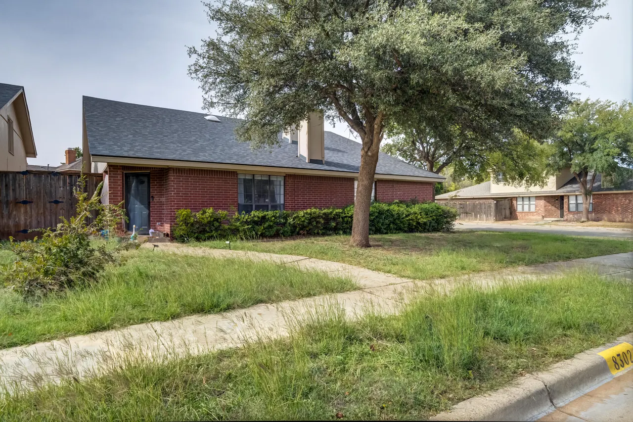 Photo 12 — 8302 Raleigh Avenue, Lubbock, TX 79424