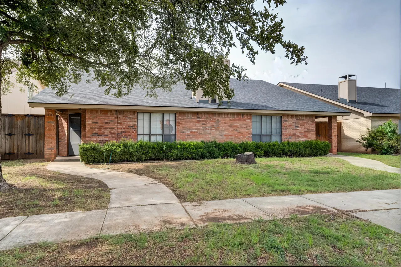 Photo 5 — 8302 Raleigh Avenue, Lubbock, TX 79424