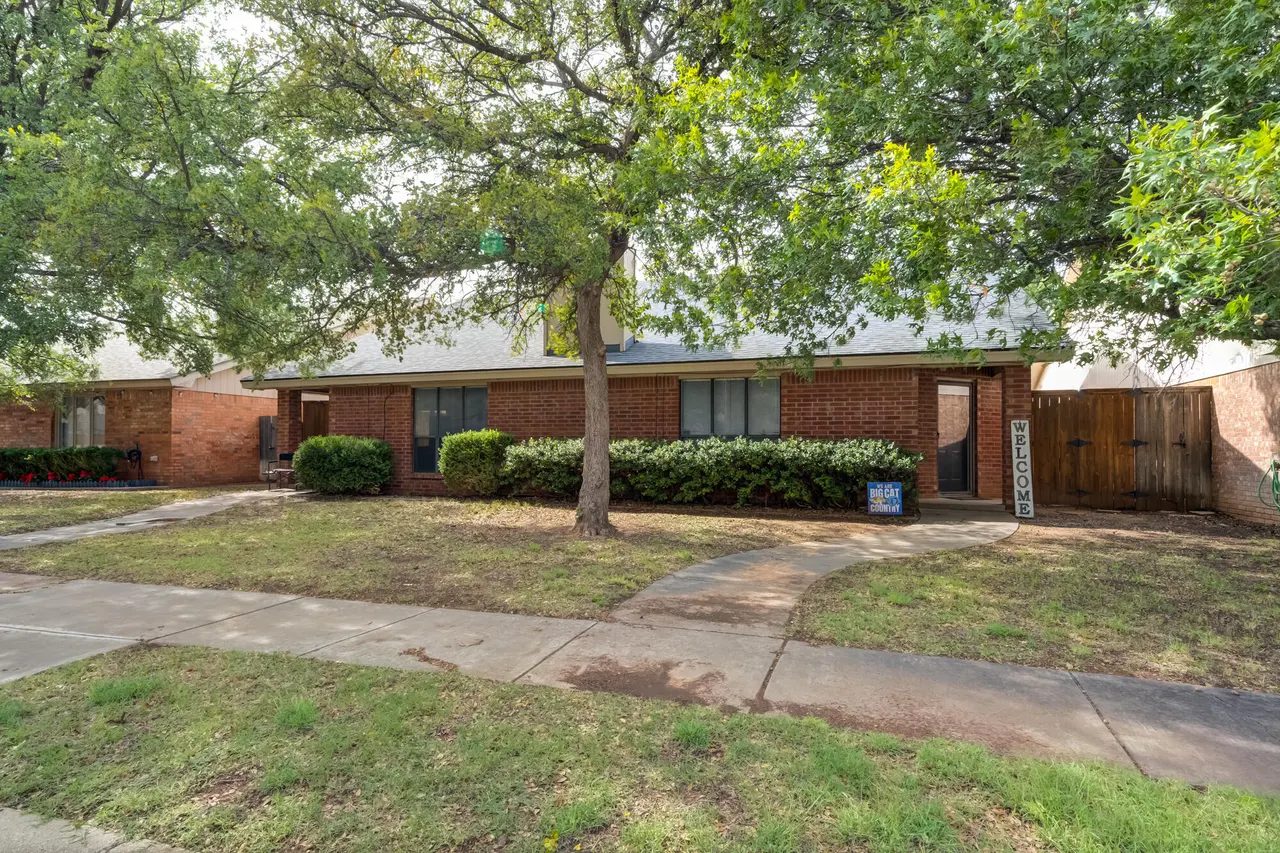 Photo 8 — 8302 Raleigh Avenue, Lubbock, TX 79424