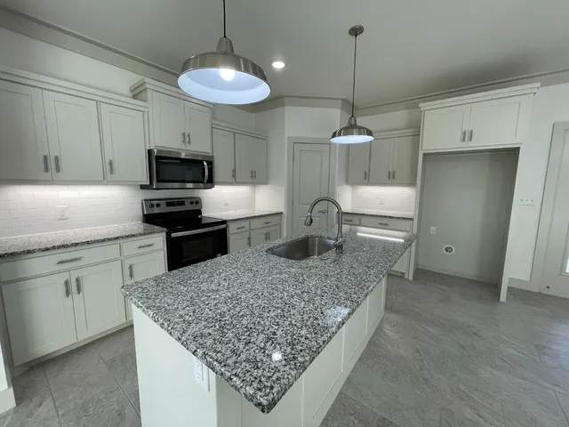 Photo 5 — 7822 89th Street, Lubbock, TX 79424