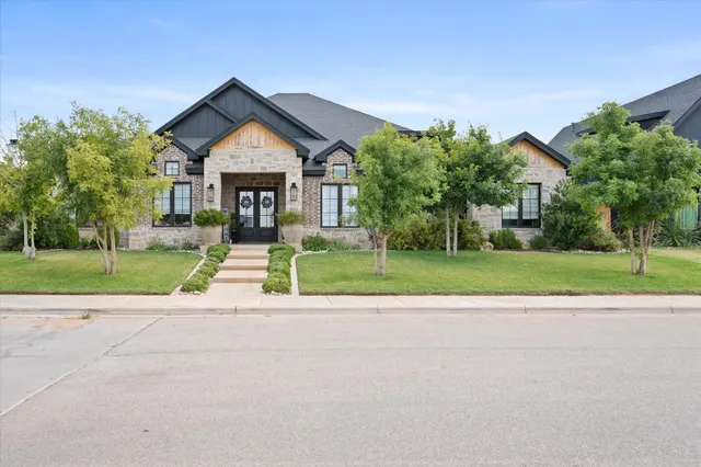 Photo 3 — 611 N 12th Street, Wolfforth, TX 79382