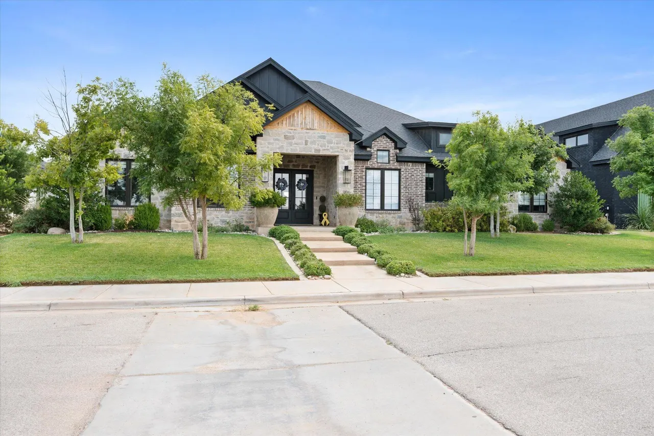 Photo 5 — 611 N 12th Street, Wolfforth, TX 79382