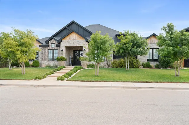 Photo 7 — 611 N 12th Street, Wolfforth, TX 79382