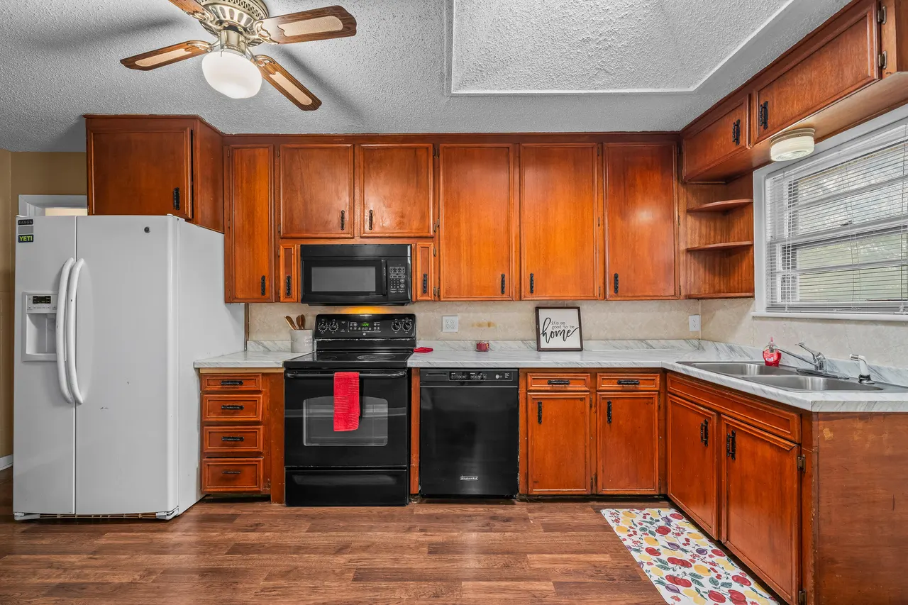 Photo 11 — 3715 36th Street, Lubbock, TX 79413