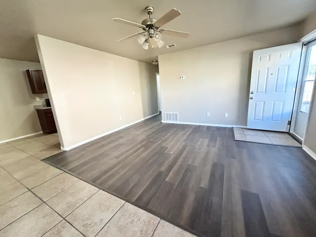 Photo 2 — 717 43rd Street 719, Lubbock, TX 79404