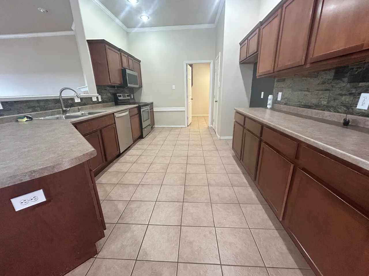 Photo 5 — 10601 Clinton Avenue, Lubbock, TX 79424
