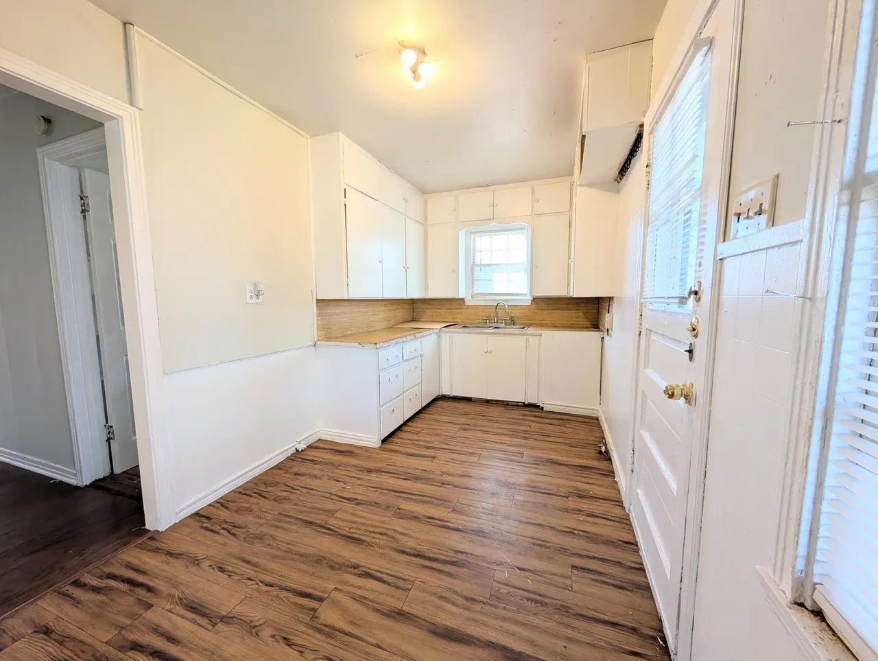 Photo 6 — 2823 33rd Street, Lubbock, TX 79410