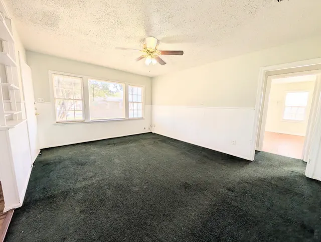 Photo 8 — 2823 33rd Street, Lubbock, TX 79410