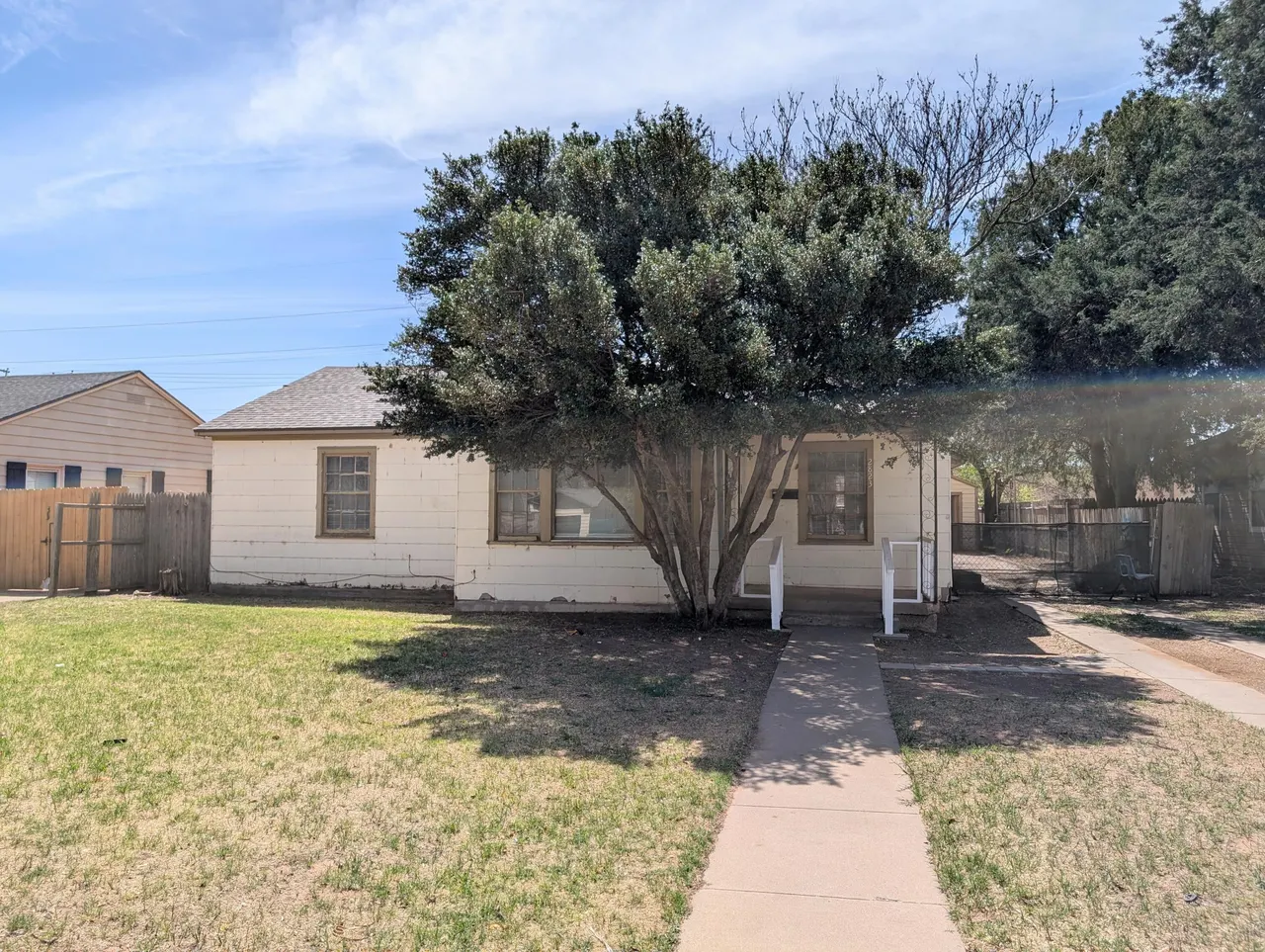 Photo 9 — 2823 33rd Street, Lubbock, TX 79410