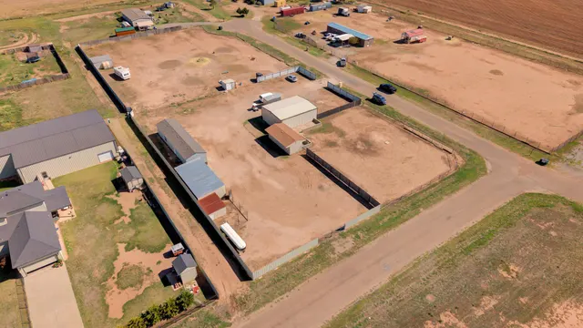 Photo 4 — 2406 County Road 7835, Lubbock, TX 79423