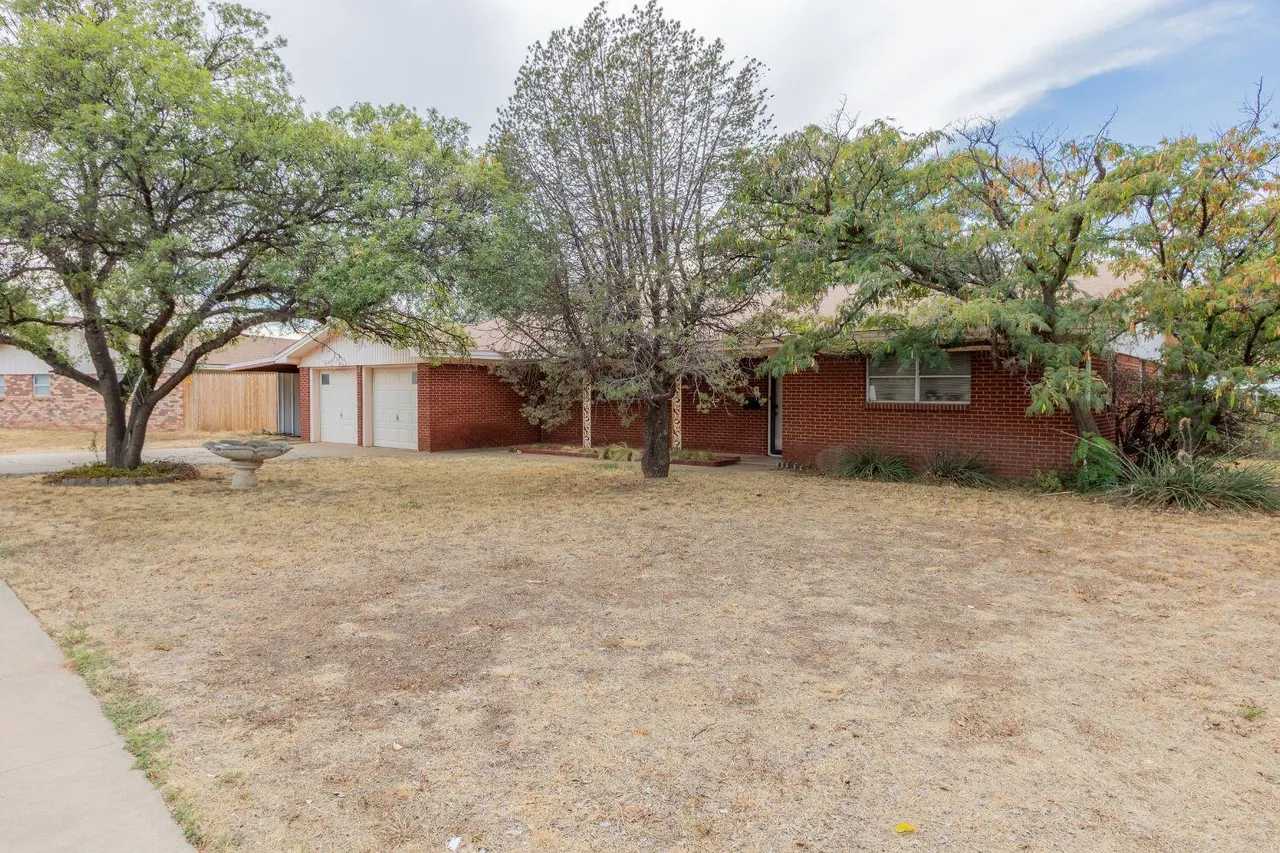 Photo 2 — 2120 65th Place, Lubbock, TX 79412