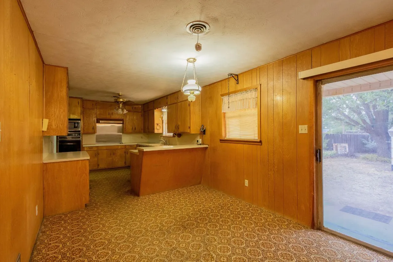 Photo 12 — 2120 65th Place, Lubbock, TX 79412