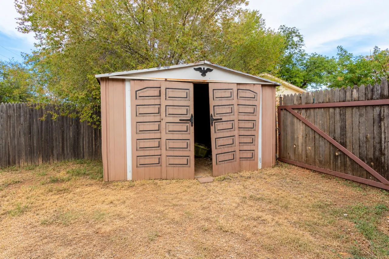 Photo 35 — 2120 65th Place, Lubbock, TX 79412
