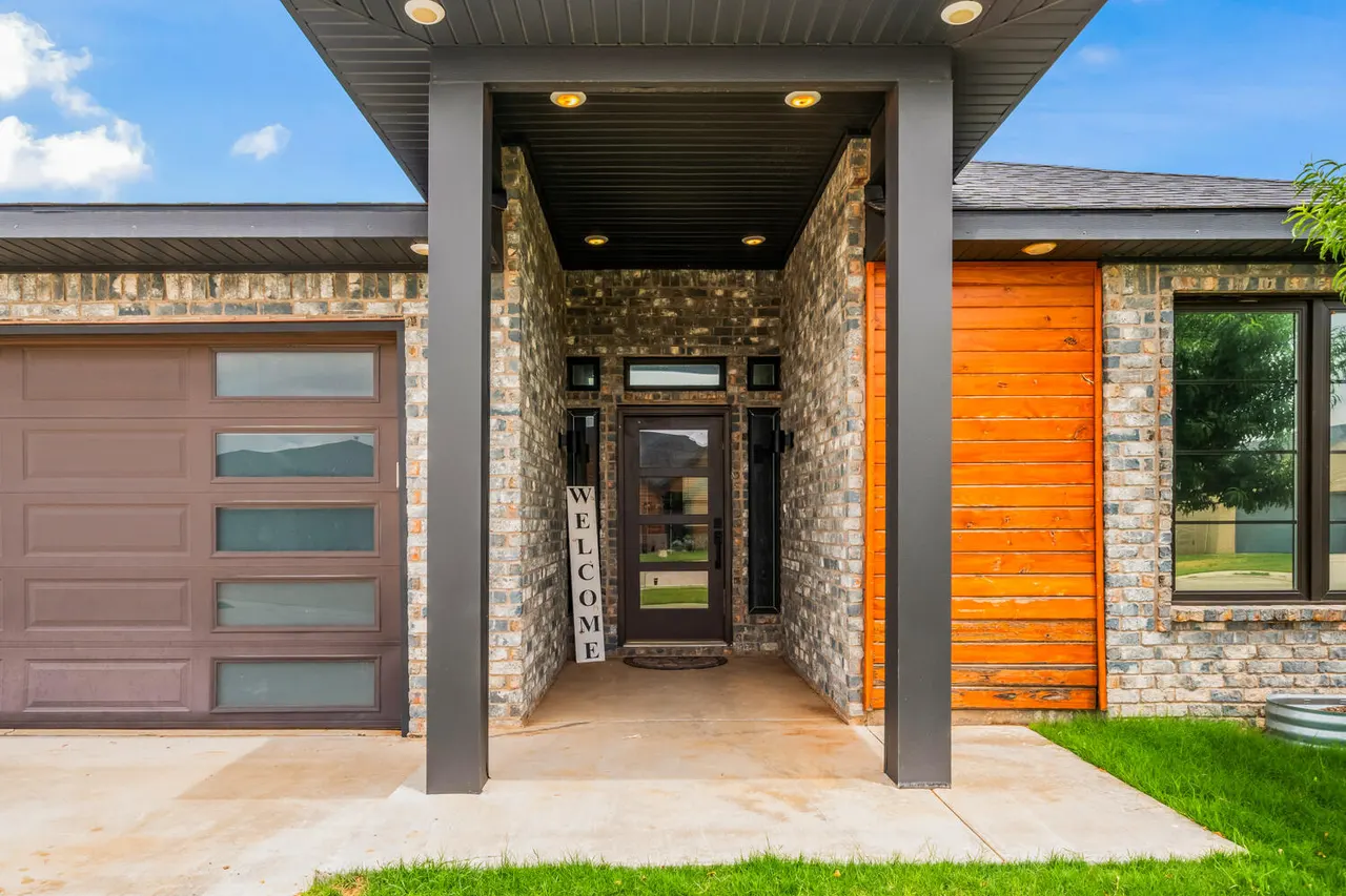 Photo 5 — 1012 N Grover Avenue, Lubbock, TX 79416