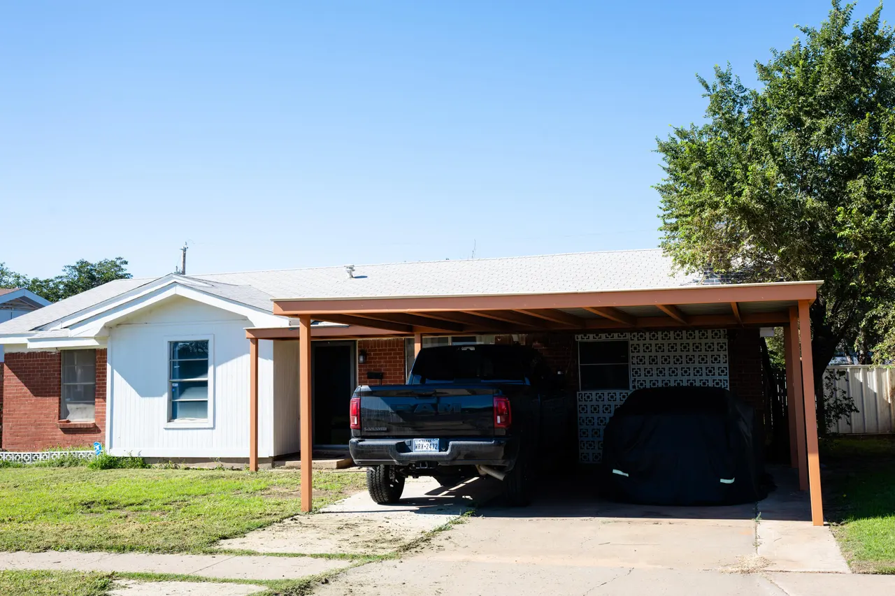 Photo 2 — 2807 Lexington Street, Plainview, TX 79072