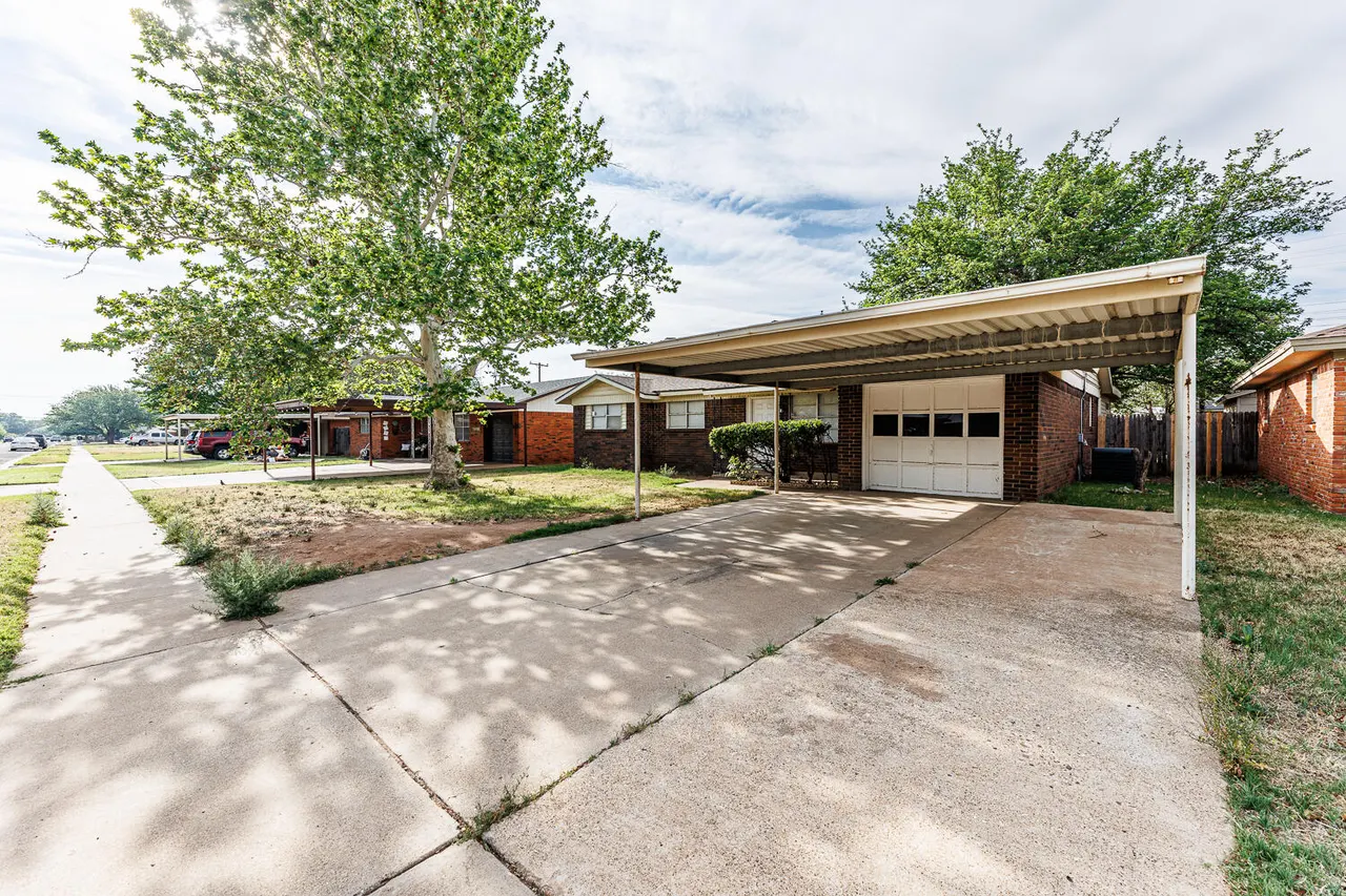 Photo 3 — 5517 16th Place, Lubbock, TX 79416