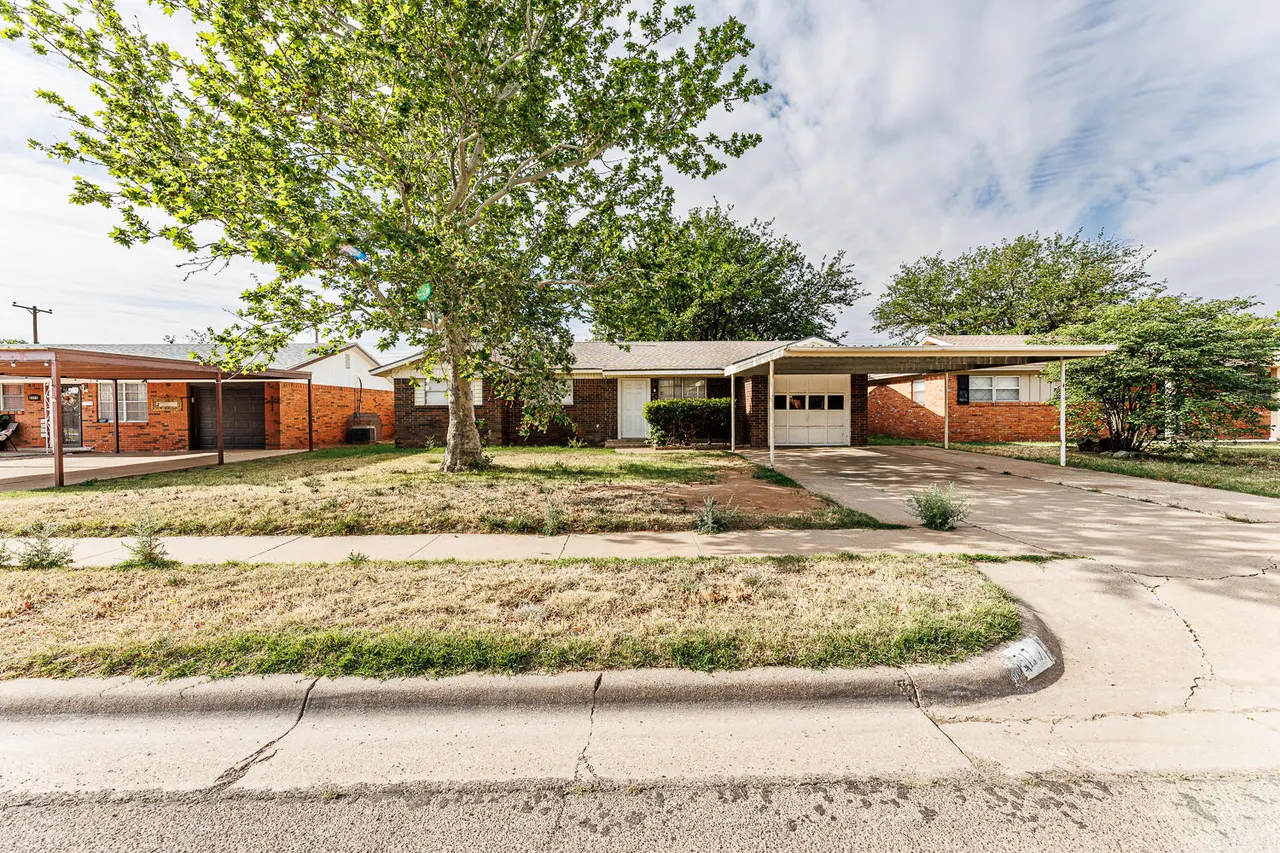 Photo 7 — 5517 16th Place, Lubbock, TX 79416