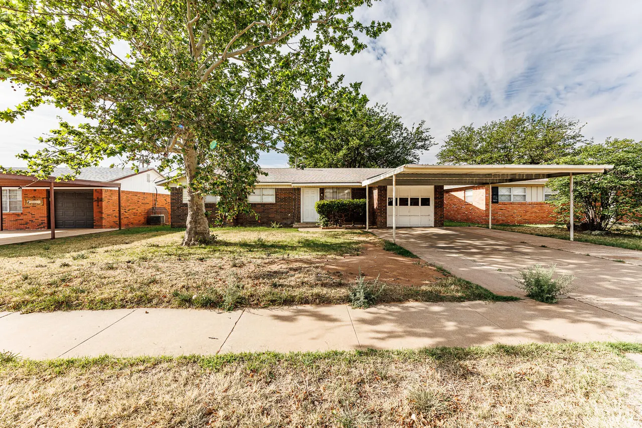Photo 8 — 5517 16th Place, Lubbock, TX 79416