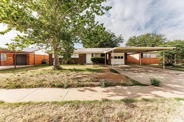 Photo 8 — 5517 16th Place, Lubbock, TX 79416