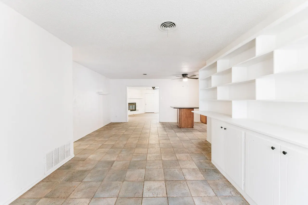 Photo 10 — 5517 16th Place, Lubbock, TX 79416