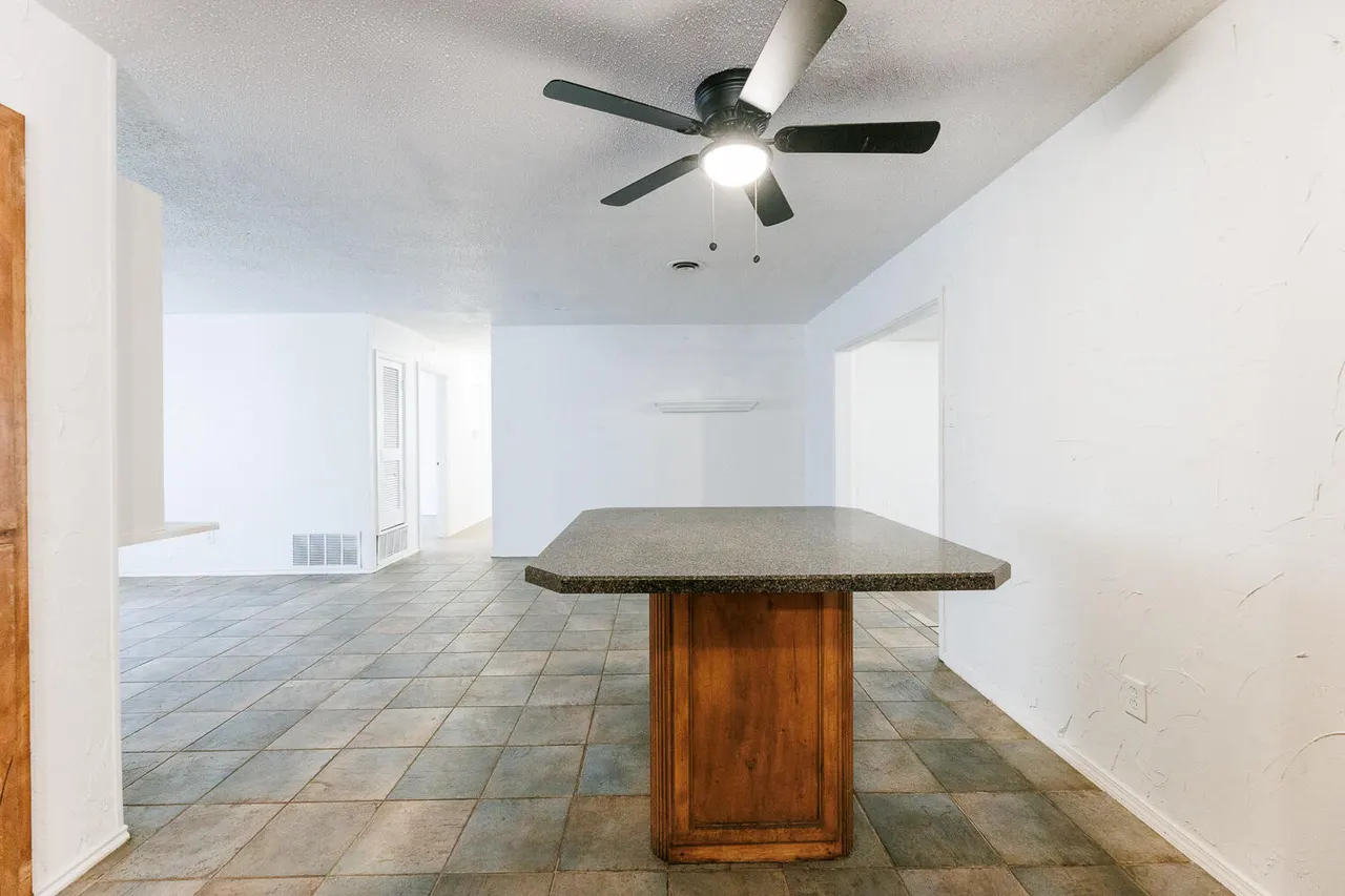 Photo 17 — 5517 16th Place, Lubbock, TX 79416
