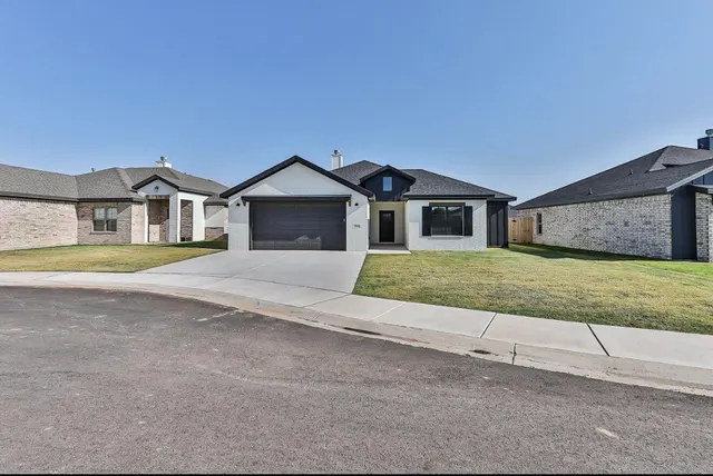 Photo 2 — 5914 Fordham Street, Lubbock, TX 79416
