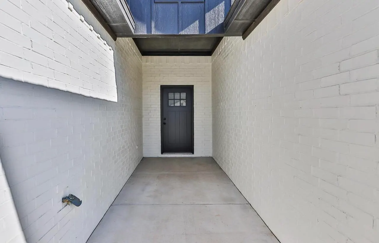 Photo 3 — 5914 Fordham Street, Lubbock, TX 79416