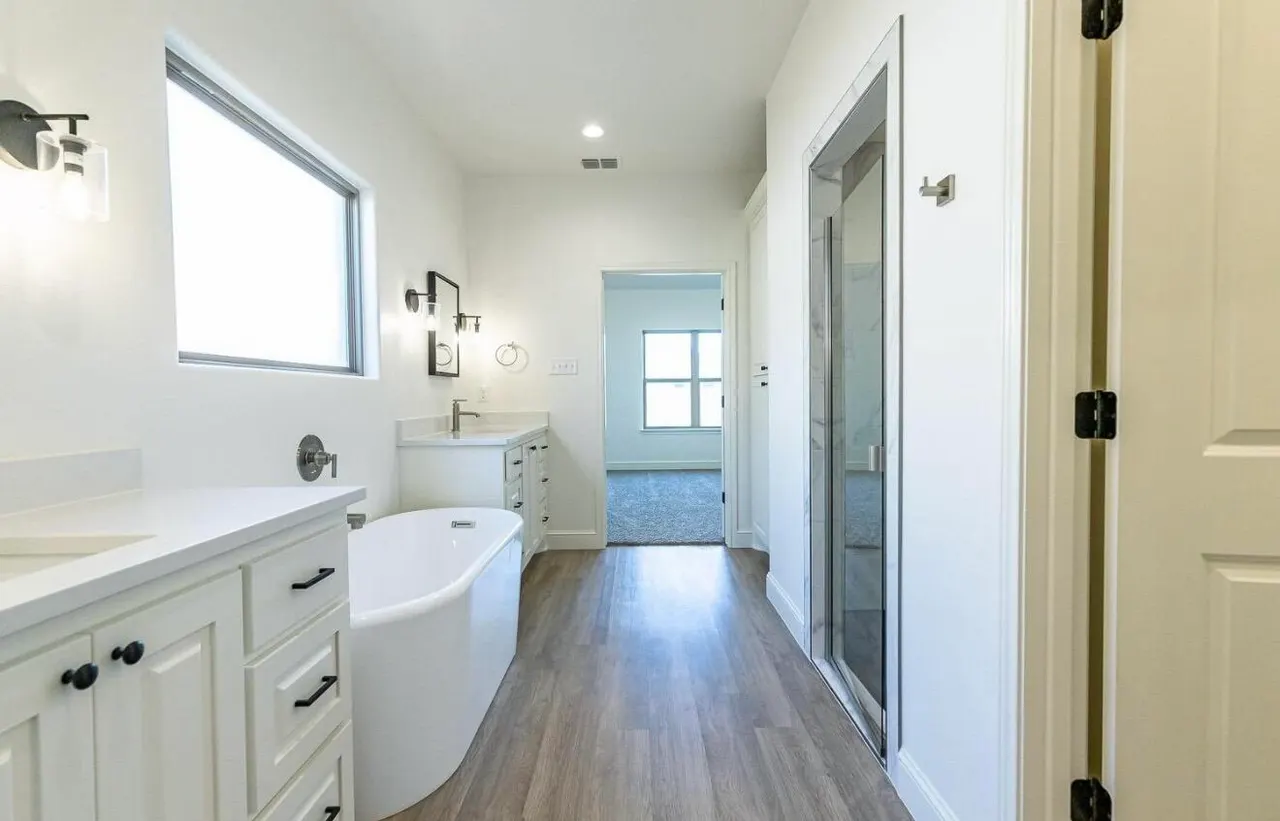 Photo 11 — 5914 Fordham Street, Lubbock, TX 79416
