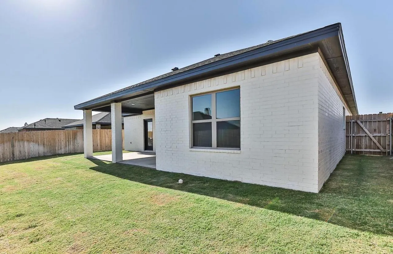 Photo 17 — 5914 Fordham Street, Lubbock, TX 79416